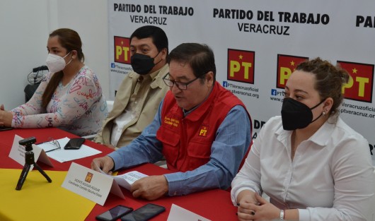 El PT ve con preocupación que pudiera concretarse la extracción de agua para la ciudad de Monterrey. No se trata de conductas mezquinas, sino de la carencia de este vital líquido en varios municipios de Veracruz como para cederla a una gran ciudad industrial de manera gratuita. 
