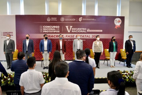Con la participación de 130 alumnos que presentan 65 proyectos, el gobernador Cuitláhuac García Jiménez inauguró el XXIV Concurso Nacional de Prototipos y el V Encuentro de Emprendedores en su fase estatal, organizados por la Dirección General de Educación Tecnológica Industrial (DGETI).

