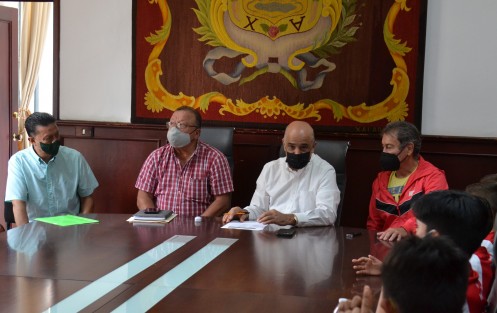 Para que niñas, niños y adolescentes se formen dentro de valores como la buena salud y la disciplina, el deporte cuenta con todo el apoyo de las autoridades, porque con jóvenes deportistas gana Xalapa, afirmó el presidente municipal Ricardo Ahued Bardahuil.