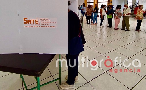 Este 1 de abril se realizaron las elecciones para renovar las dirigencias de las Secciones 32 y 56 del SNTE en la entidad. De acuerdo a la tendencia en los resultados preliminares, la elección para la Sección 32 fue contundente a favor de la planilla Naranja, llevando como candidato triunfador al profesor Daniel Covarrubias López.. 