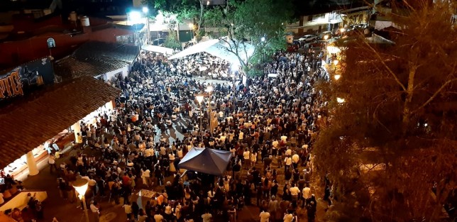 Con éxito se presentó la Orquesta Sinfónica de Xalapa en el barrio de Xallitic la tarde noche de este sábado.  La propia OSX calculó una audiencia de 3 mil personas.