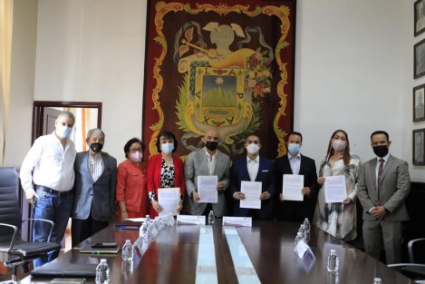 Para agilizar y facilitar los procesos legales en el Ayuntamiento, se realizó la firma de un convenio general de colaboración institucional con el Tribunal Estatal de Justicia Administrativa de Veracruz (TEJAV), con el fin de implementar el juicio en línea, la notificación electrónica y la oficialía de partes digital. 