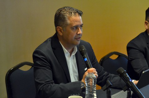  El titular de SECTUR, Iván Martínez, dijo que el objetivo de la campaña Veracruz Aqui es, es segmentar el mercado para dirigirlo a los grupos que tienen necesidades diferentes, no solamente la playa, sino también lugares culturales.