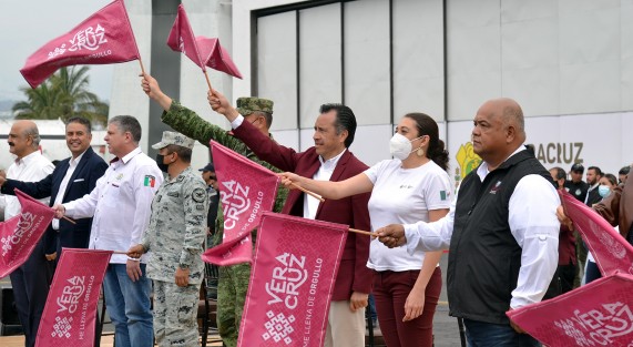 El Gobernador  Cuitláhuac García dio el banderazo inicial del operativo vacacional de Semana Santa 2022.