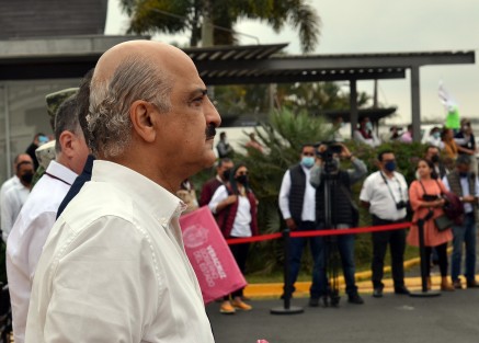 Con cuatro módulos de atención distribuidos en el territorio municipal y total coordinación con los distintos órdenes de gobierno, Xalapa se suma al banderazo de inicio del Operativo Semana Santa 2022, aseguró el presidente municipal Ricardo Ahued Bardahuil.
