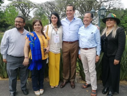 El gobernador del Estado, Cuitláhuac García Jiménez, reconoció la labor de la iniciativa privada por retomar las actividades después de dos años de pandemia, con eventos como el Festival Internacional de la Orquídea, que se lleva a cabo en Coatepec.

