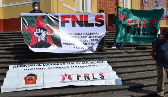 Integrantes del Frente Nacional de Lucha por el Socialismo en Veracruz se manifestaron en Plaza Lerdo para exigir la liberación de su compañero, Higinio Bustos Navarro, detenido desde mayo de 2021. 