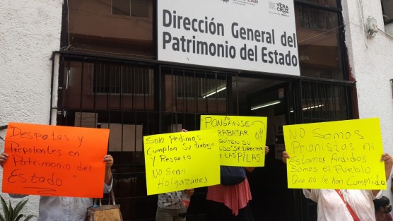 Dijeron que el titular de la dependencia, Arturo Sosa Vázquez y el subdirector, Víctor Castro Pola, les cancelaron la reunión agendada para tratar el tema. De acuerdo con Raymundo Jiménez, uno de los manifestantes indicó que la colonia donde se requiere de las regularizaciones es en Bosques de las Lomas. 