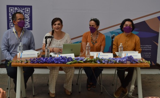  El Instituto Veracruzano de la Cultura (IVEC), con el apoyo de la Secretaría de Cultura, convoca a la comunidad artística a la sexta emisión de la Bienal de Arte Veracruz 2022. En este marco tendrán lugar un certamen artístico, una exposición itinerante, una jornada de actividades académicas y la publicación de un catálogo digital.