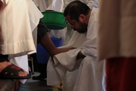 Fieles católicos realizaron los ritos tradicionales de Jueves Santo, con la celebración de la instauración de la Eucaristía, popularmente conocida como el Lavatorio de pies.