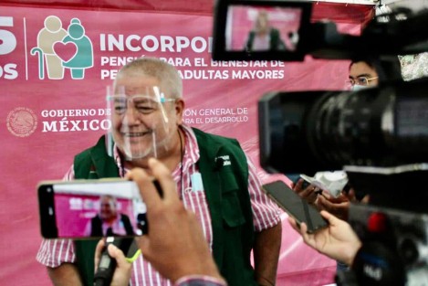 Todos los adultos mayores que cumplen o cumplieron 65 años entre los meses de enero a abril, ya pueden inscribirse al Programa de pensiones desde este lunes 18 y hasta el 30 del presente mes, en los 517 puntos instalados a lo largo y ancho de Veracruz, informó el Delegado de Programas para el Desarrollo, Manuel Huerta Ladrón de Guevara. 