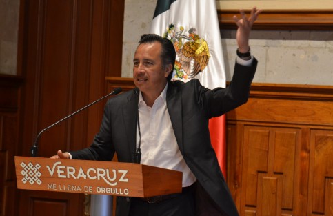 El mandatario Estatal, Cuitláhuac García, dijo que quedó ya muy claro que los legisladores del PAN, PRI, PRD y MC, son unos traidores a la nación, por no haber aprobado la Reforma eléctrica el día de ayer en la Cámara Alta.