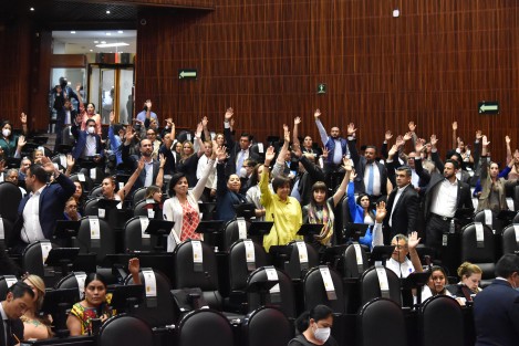 Diputados del bloque opositor abandonaron el recinto antes de la votación de la reforma a la Ley Minera. 