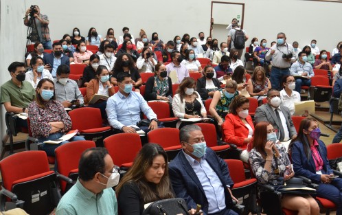  En el auditorio Moreno Cora se inauguró la jornada de capacitación: Protocolos de actuación para quienes imparten justicia en caso de que se involucren a niñas, niños y adolescentes, por el director de Consolidación del Sistema de Justicia Penal, José Fernando Servín.
