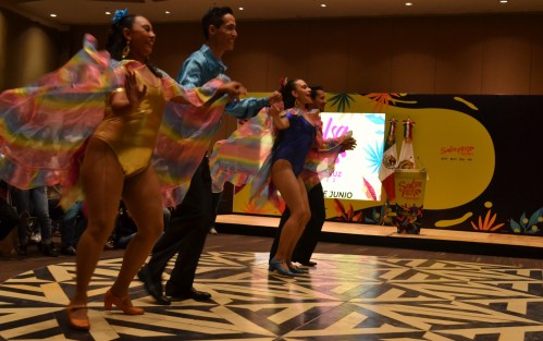Dentro de seis semanas, el baile y el gozo regresarán al salsódromo más grande del país de la mano de artistas como India, Tito Nieves, Jerry Rivera, Víctor Manuelle y Óscar D León, confirmaron este jueves autoridades estatales y municipales al dar a conocer la cartelera del Salsa Fest Veracruz 2022.