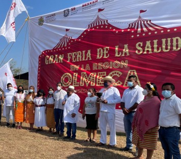 Con una cartera de servicios médicos de primer nivel, especialidades, vacunación contra COVID-19, consultas generales, actividades para promover los hábitos de cuidado y prevención de enfermedades entre la población; así como música y regalos, la Secretaría de Salud y los Servicios de Salud de Veracruz, llevan a cabo la Feria de Salud en la Región Olmeca.