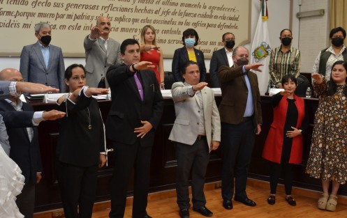 En la sala de Cabildo del Palacio Municipal, el alcalde Ricardo Ahued tomó protesta a los integrantes del Consejo Municipal de Turismo. 