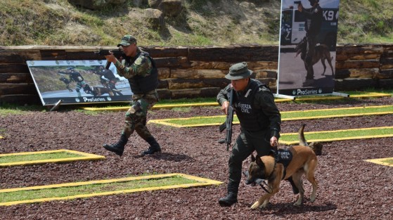 En el Centro de Estudios e Investigación en Seguridad se realizó la clausura del segundo Diplomado Internacional Táctico K9 perros multipropósito. Participaron autoridades de Seguridad pública y representantes de gobierno.