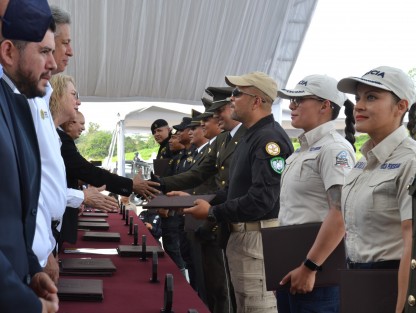 En el Centro de Estudios e Investigación en Seguridad se realizó la clausura del segundo Diplomado Internacional Táctico K9 perros multipropósito. Participaron autoridades de Seguridad pública y representantes de gobierno.