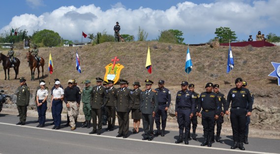 En el Centro de Estudios e Investigación en Seguridad se realizó la clausura del segundo Diplomado Internacional Táctico K9 perros multipropósito. Participaron autoridades de Seguridad pública y representantes de gobierno.