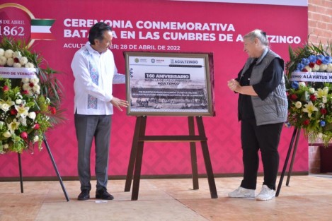 Con un acto solemne encabezado por el gobernador Cuitláhuac García Jiménez y la develación de una placa por los 160 años de la Batalla de Las Cumbres, primer enfrentamiento armado entre los ejércitos mexicano y francés durante la Segunda Intervención Francesa en México, el Gobierno de Veracruz da realce y trascendencia a dicho evento.