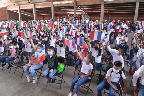 Con un acto solemne encabezado por el gobernador Cuitláhuac García Jiménez y la develación de una placa por los 160 años de la Batalla de Las Cumbres, primer enfrentamiento armado entre los ejércitos mexicano y francés durante la Segunda Intervención Francesa en México, el Gobierno de Veracruz da realce y trascendencia a dicho evento.