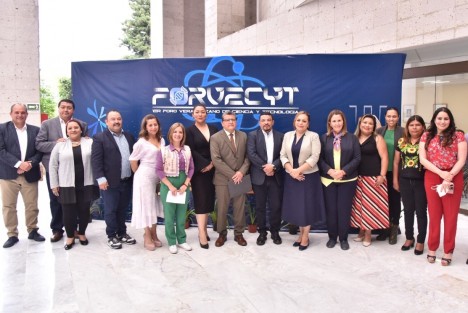 Con conferencias magistrales, muestras de prototipos e impartición de talleres en el área de la tecnología e investigación, dio inicio el Primer Foro Veracruzano de Ciencia y Tecnología en el Palacio Legislativo de Veracruz, organizado por la Comisión Permanente de Ciencia y Tecnología de la LXVI Legislatura.