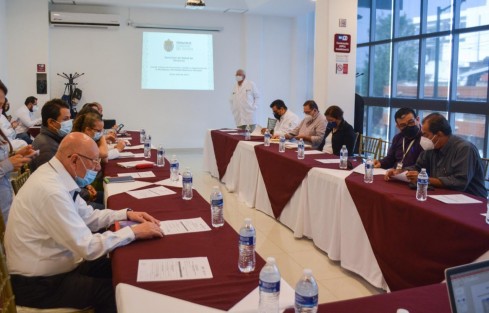 La Secretaría de Salud y los Servicios de Salud de Veracruz, a través de la Dirección de Salud Pública, llevó a cabo la sesión del Comité Técnico de Prevención, Estudio y Seguimiento de la Morbilidad y Mortalidad Materna y Perinatal, con lo que se fortalecen las acciones y estrategias para la prevención de muerte materna.