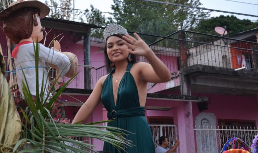 En la comunidad de Espinal, municipio de Naolinco, se realizó el primer desfile de carnaval 2022, que al igual que en otros municipios, se realizan este tipo de festividades después de dos años de pandemia.