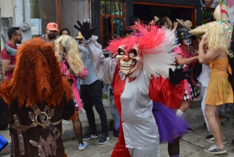 En la comunidad de Espinal, municipio de Naolinco, se realizó el primer desfile de carnaval 2022, que al igual que en otros municipios, se realizan este tipo de festividades después de dos años de pandemia.