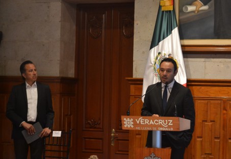 El titular de SEFIPLAN,  José Luis Lima Franco, anunció que Veracruz ha mejorado en su historial crediticio a pesar que los gobiernos anteriores lo dejaron muy endeudado.