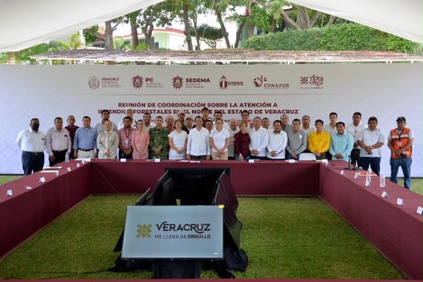 En Tuxpan se realizó la reunión de coordinación sobre la atención a incendios forestales en la zona norte del estado, con el  Gobernador Cuitláhuac García, el Gral. Bgda. D.E.M. Gaudencio García Rodríguez Comandante de la 19a Zona Militar, alcaldes de la región y miembros del Comité Estatal de Manejo del Fuego donde dieron seguimiento a acciones coordinadas entre fuerzas de tarea federales, estatales y municipales para reforzar la prevención y el combate a este tipo de siniestros.

