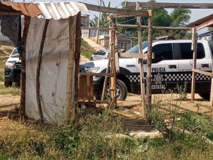 Tres personas fueron ejecutadas la mañana de este jueves en la colonia Antorchista, en el área de casas Homex. Son dos hombres y una mujer cuyos cuerpos fueron descubiertos por un familiar que llegó al domicilio; presentaban golpes y un impacto de bala en la cabeza.