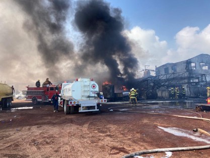 A las 11:40 de este sábado se registró un incendio en una planta impregnadora ubicada en la cabecera municipal del municipio de Las Vigas, Ver.. 