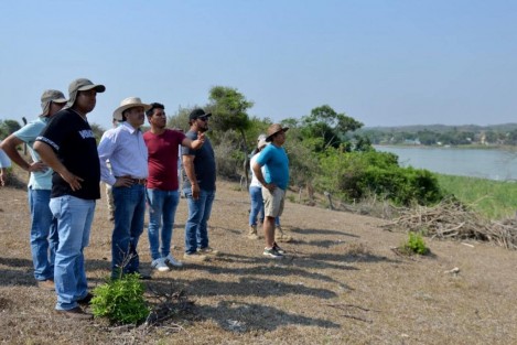 La mañana de este domingo, el gobernador Cuitláhuac García realizó una segunda visita técnica de evaluación a la problemática de la Laguna de San Julián, esta vez acompañados con la Conagua.