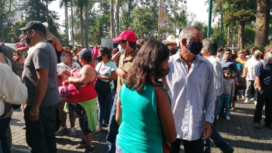 Aprovechando la atención solicitaron también 14 obras de pavimentación de calles en distintas zonas, como en la Reserva de El Tronconal, Ruta 2 y en el barrio de San Bruno.