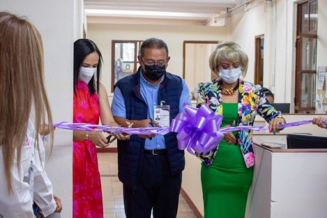 En seguimiento al compromiso de trabajar por el bienestar de las mujeres y hacer valer sus derechos, tal como se anunció el 25 de abril en el Simposio municipal sobre los derechos de la mujer y contra la violencia de género, este lunes se inauguró el Módulo de la Mujer en las instalaciones del Sistema DIF Municipal.

