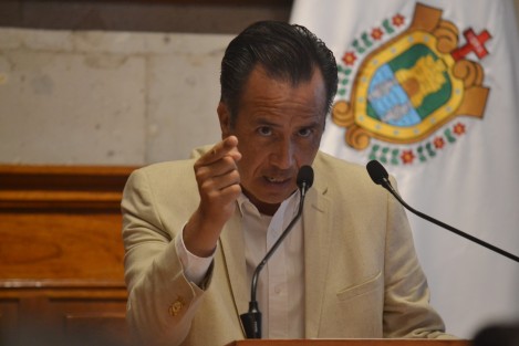 El gobernador Cuitláhuac García Jiménez responsabilizó a periodistas por la difusión de audios por redes sociales, con los cuales se pretendió revictimizar a la comunicadora Yesenia Mollinedo Falconi, asesinada este lunes en el sur de Veracruz.