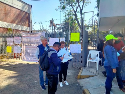 Las instalaciones de la Secretaría de Bienestar con sede en Xalapa, fueron tomadas por un grupo de trabajadores quienes exigieron mejores condiciones laborales y respeto a sus derechos.