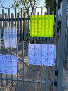 Las instalaciones de la Secretaría de Bienestar con sede en Xalapa, fueron tomadas por un grupo de trabajadores quienes exigieron mejores condiciones laborales y respeto a sus derechos.
