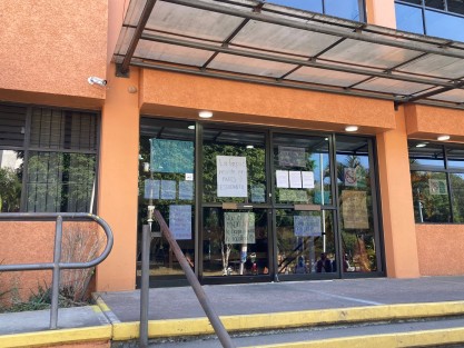 Estudiantes de la facultad de Psicología de la Universidad Veracruzana (UV) tomaron las instalaciones desde la mañana de este lunes 16 de mayo en la ciudad de Xalapa. Señalaron que es para denunciar presuntos casos de acosos sexuales por parte de profesores y administrativos. 

