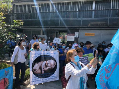 Grupos provida protestaron afuera del Poder Judicial de la Federación para exigir al juez Jesús Arturo Cuéllar Díaz, del Juzgado Decimoséptimo de Circuito en Materia Mixta, que conceda el amparo presentado en contra de la interrupción legal del embarazo. 