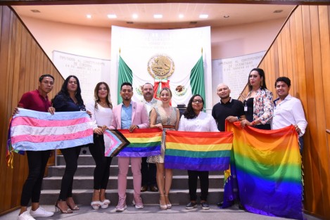 En el Día Internacional contra la Homofobia, Transfobia y Bifobia, el diputade Gonzalo Durán Chincoya afirmó que, a partir de su llegada al Congreso del Estado de Veracruz, la agenda de los derechos de la diversidad sexual retomó el impulso que requiere para hacerlos realidad y que permitirán detener, revertir y castigar los abusos contra la comunidad.