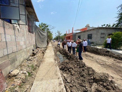 El Gobernador Cuitláhuac García realizó este domingo un recorrido de supervisión de obras en Pánuco. Estas se harán en Moralillo, localidad que está cerca del Río Pánuco y tendrán para empezar un monto 23 mdp. 