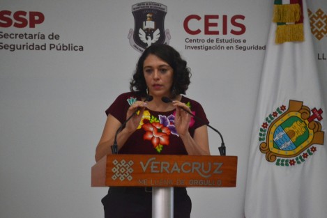 En presencia del jefe de la Promotoría de Desarrollo Forestal de CONAFOR en Veracruz, Héctor Mota Velasco, la Secretaria recomendó a la población evitar el uso de fuego y quemas agrícolas en condiciones climáticas que puedan facilitar su propagación, además de no acercase a siniestros que pongan en riesgo su integridad, obstaculizando el trabajo de brigadistas.