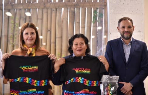 La presidenta de la Comisión Permanente de Corredor Interoceánico, Zonas Libres y Desarrollo Económico, diputada Eusebia Cortés Pérez, se sumó a la invitación del Ayuntamiento de Coatzacoalcos para celebrar los 500 años de la Villa del Espíritu Santo, el quinto centenario de la fundación de la ciudad y puerto, sede del Distrito XXIX, al que la legisladora representa en esta LXVI Legislatura.