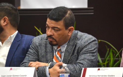 Lo correcto es que en Veracruz no haya ni un periodista más caído en el ejercicio de su profesión, y que la Fiscalía General del Estado haga un esfuerzo al 100 por ciento para que no haya impunidad en casos de agresiones a la libertad de expresión, señaló el diputado Juan Javier Gómez Cazarín, presidente de la Junta de Coordinación Política (JUCOPO) del Congreso local.