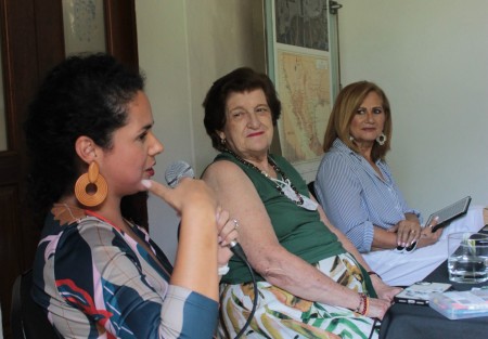 El Museo Casa de Xalapa conmemora su XVI Aniversario con una serie de actividades del 24 al 27 de mayo. Como actividad inicial al mediodía de este martes se realizó en conversatorio <em>Charla entre amigas xalapeñas</em>, con la participación de Alejandra Méndez Hernández Palacios, Marissa Paseiro y Leticia Casillas.
