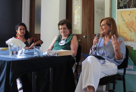 El Museo Casa de Xalapa conmemora su XVI Aniversario con una serie de actividades del 24 al 27 de mayo. Como actividad inicial al mediodía de este martes se realizó en conversatorio: Charla entre amigas xalapeñas, con la participación de Alejandra Méndez Hernández Palacios, Marissa Paseiro y Leticia Casillas.
