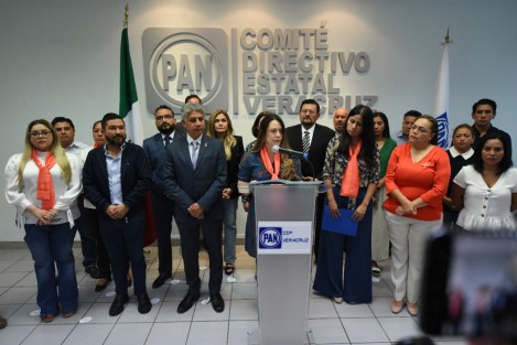 De ser necesario, dijeron, después se pedirá su destitución, afirmó la senadora Indira Rosales, así como el nuevo coordinador de la fracción del PAN en el Congreso, Enrique Cambranis Torres.